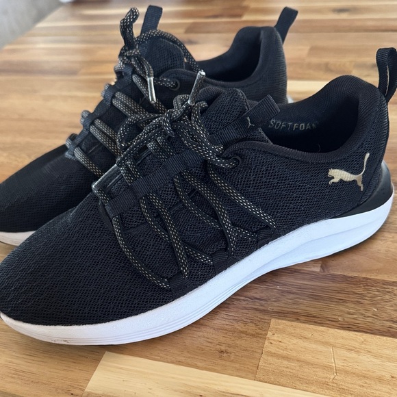 Puma Shoes - Puma Women’s Black and White SoftFoam Sneakers size 6
